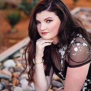 Meet your Posher, Evy